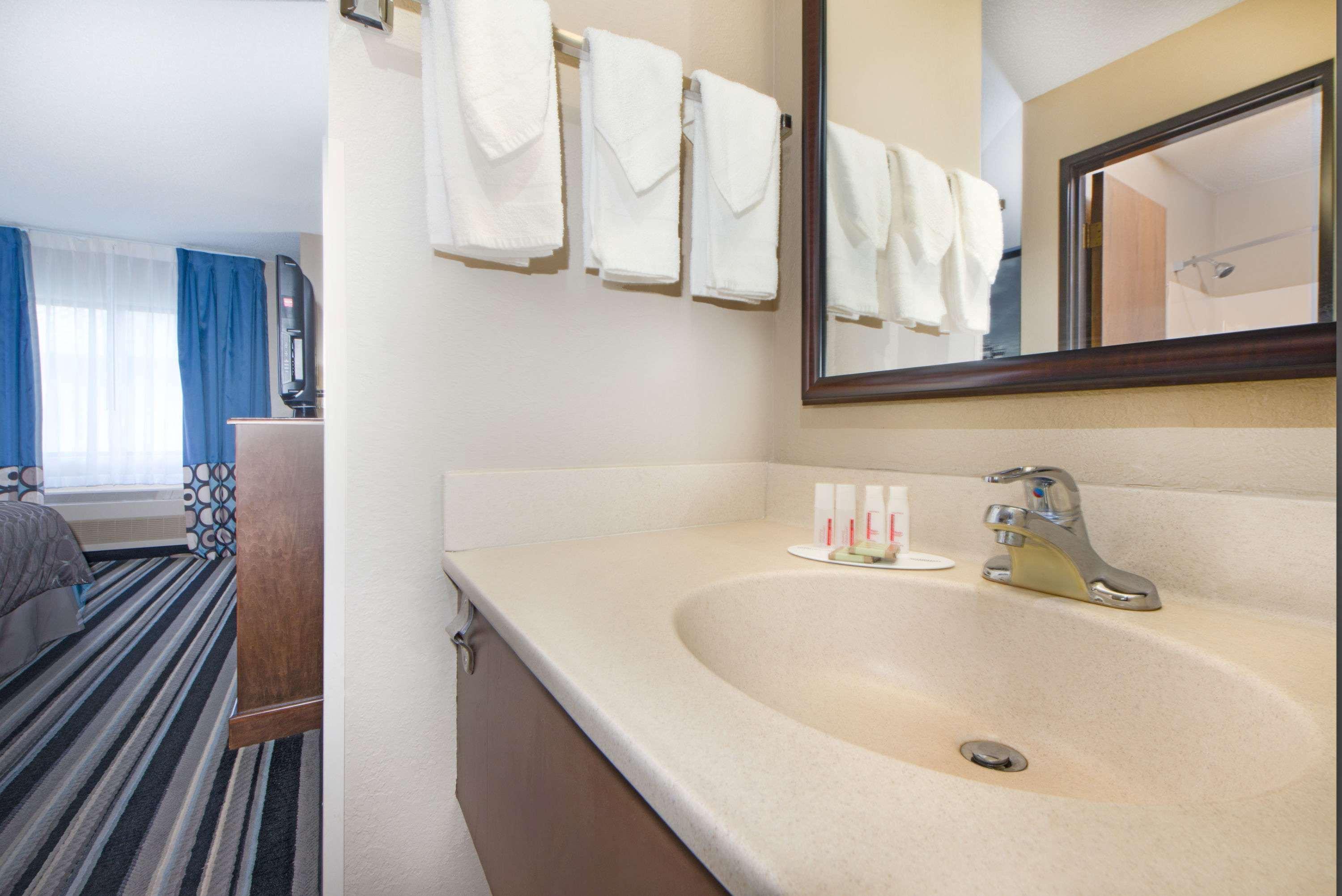ซูเปอร์ 8 บาย วินด์แฮม แฟร์ฟิลด์ Hotel Fairfield ภายนอก รูปภาพ