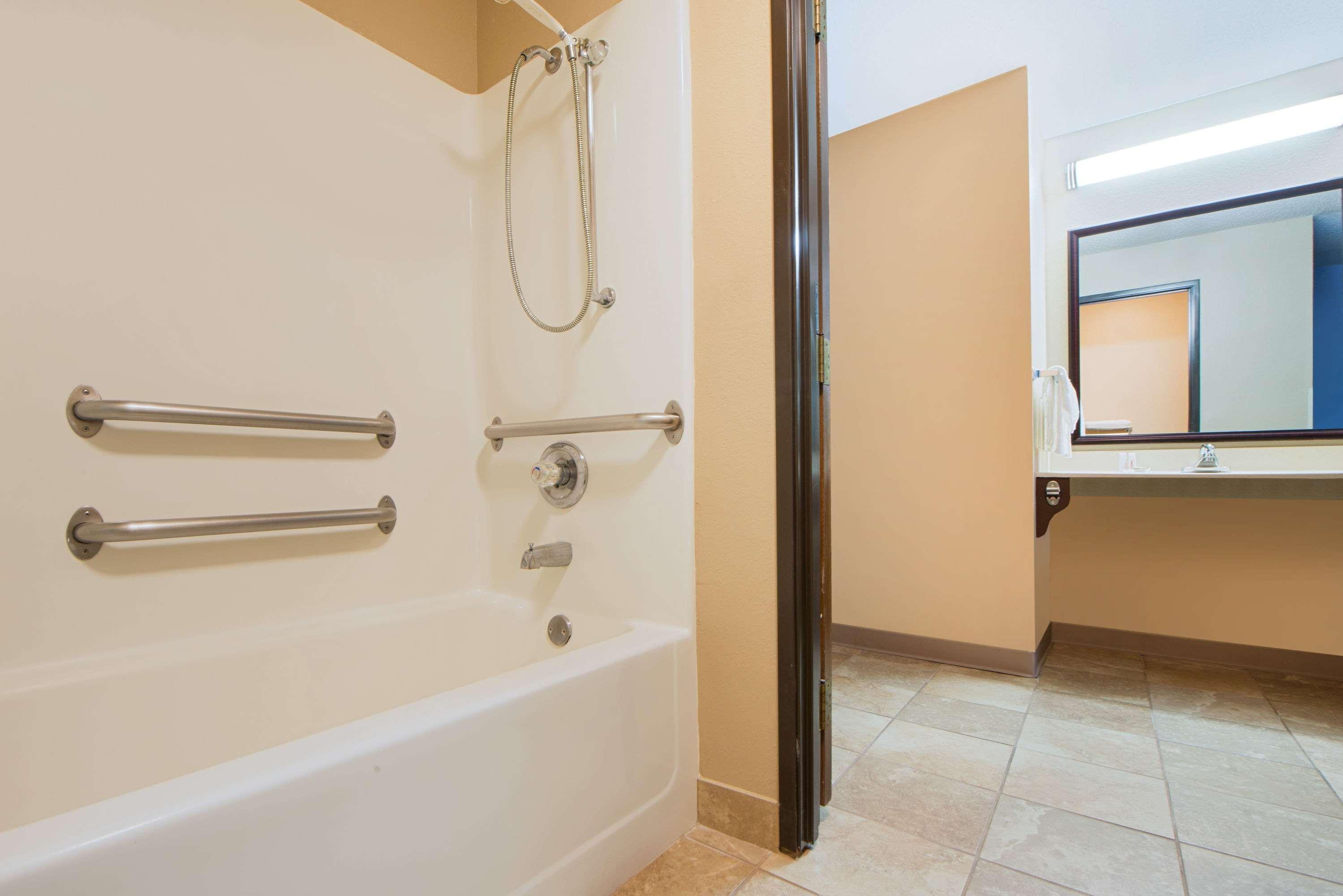 ซูเปอร์ 8 บาย วินด์แฮม แฟร์ฟิลด์ Hotel Fairfield ภายนอก รูปภาพ
