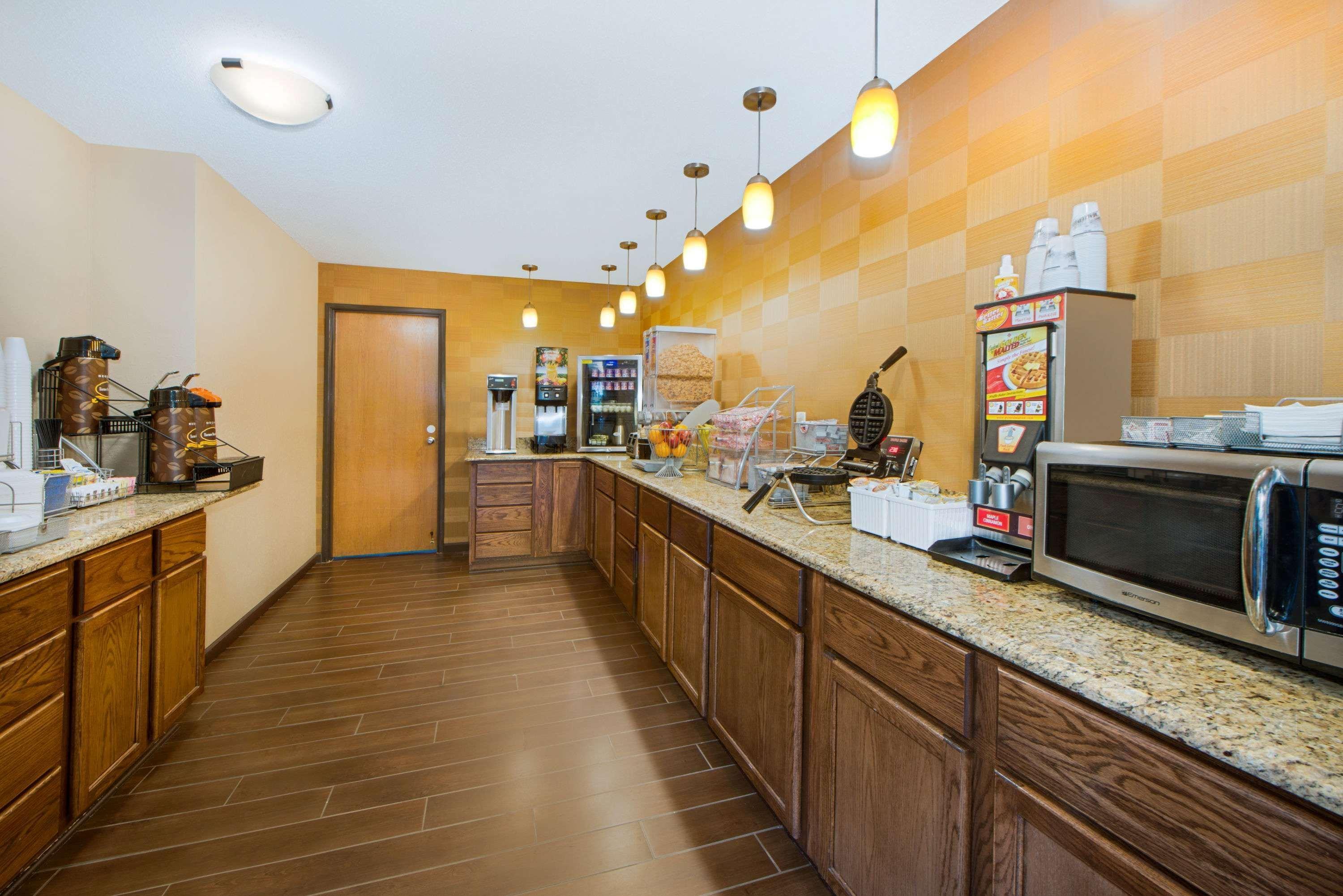 ซูเปอร์ 8 บาย วินด์แฮม แฟร์ฟิลด์ Hotel Fairfield ภายนอก รูปภาพ