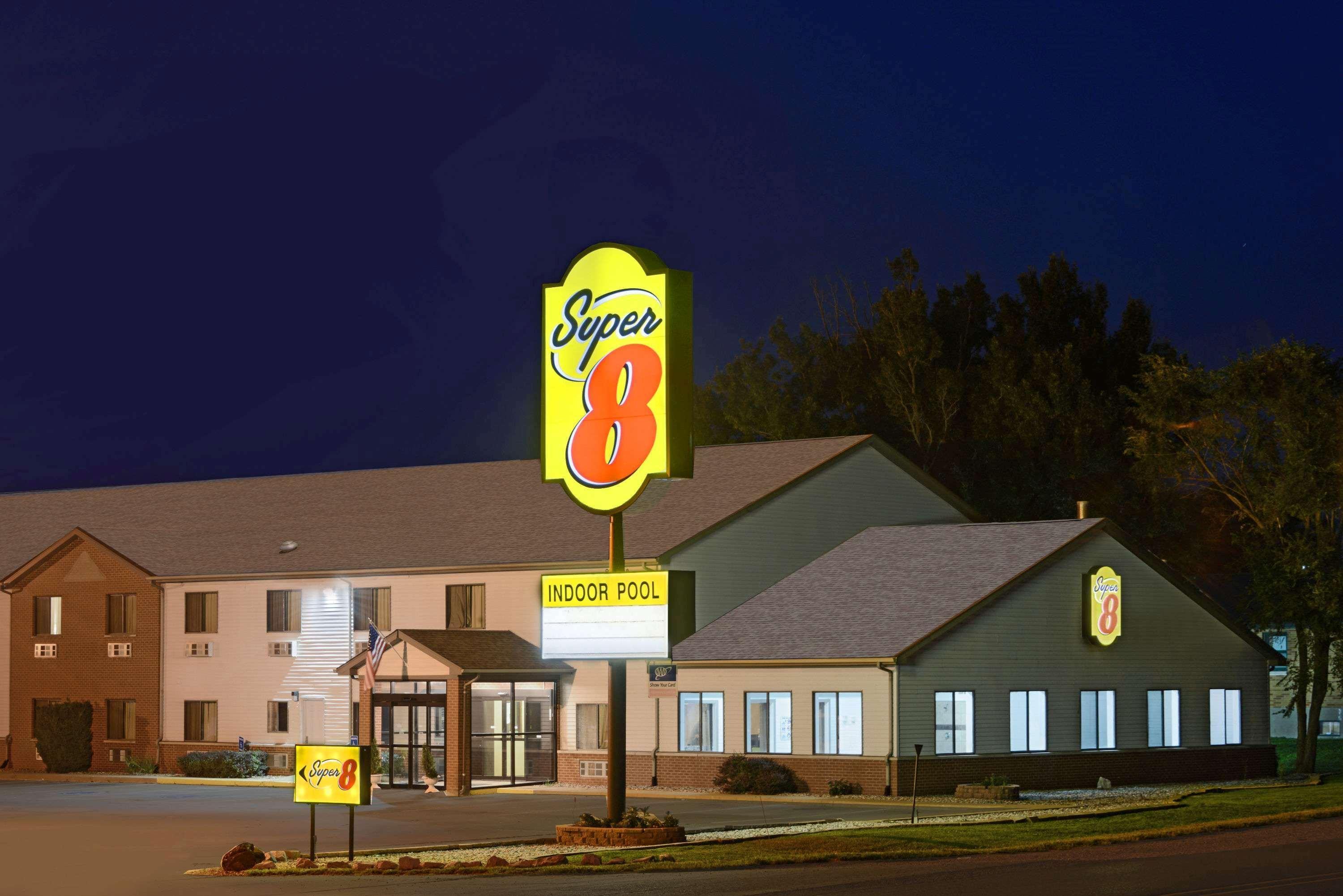 ซูเปอร์ 8 บาย วินด์แฮม แฟร์ฟิลด์ Hotel Fairfield ภายนอก รูปภาพ